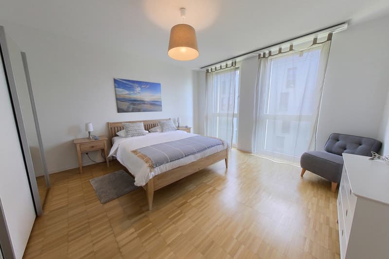Moderne et lumineux 4.5 pièces avec loggia (4)