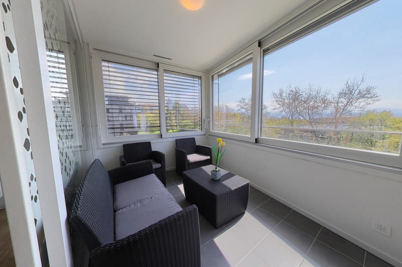Moderne et lumineux 4.5 pièces avec loggia (2)