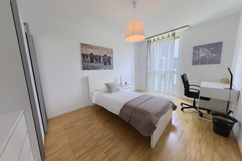 Moderne et lumineux 4.5 pièces avec loggia (6)