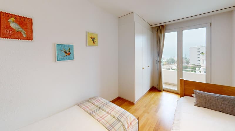 Appartement spacieux 2 chambres, 2 salles de bain avec parking, balcon et vue sur le lac ! (16)