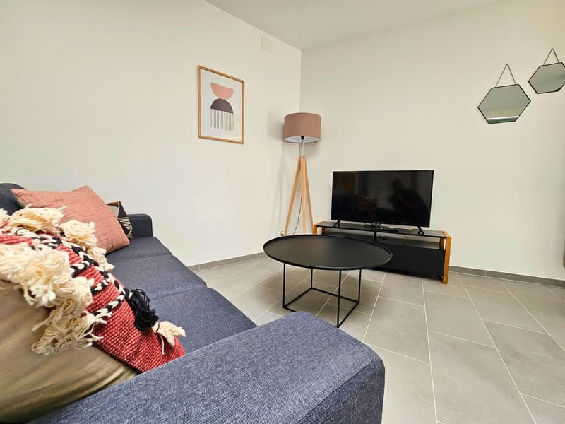 Modern Top-Floor Studio Near Metro - 15 Min to City Centre (8)