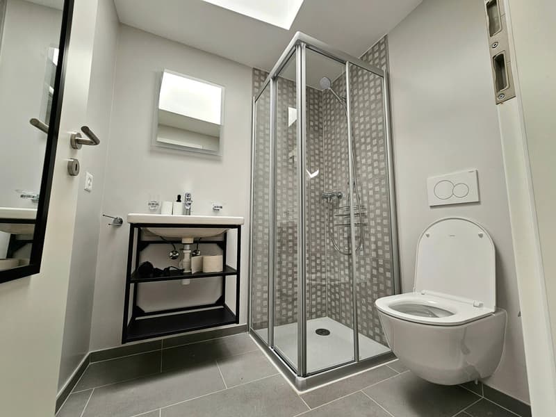 Modern Top-Floor Studio Near Metro - 15 Min to City Centre (7)