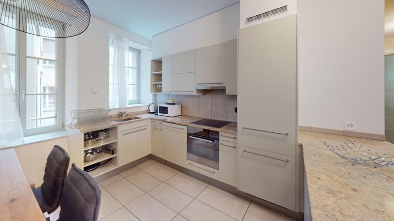Elegant & Very Central 2 Bedroom Apartment with Stunning Brick Features (10)