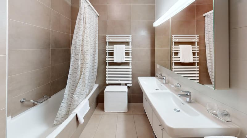 Elegant & Very Central 2 Bedroom Apartment with Stunning Brick Features (22)