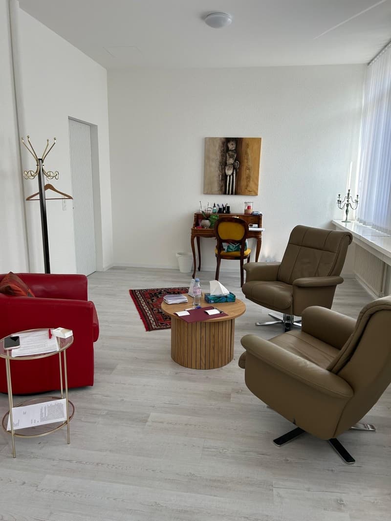 Büro / Praxisraum / Atelier (5)