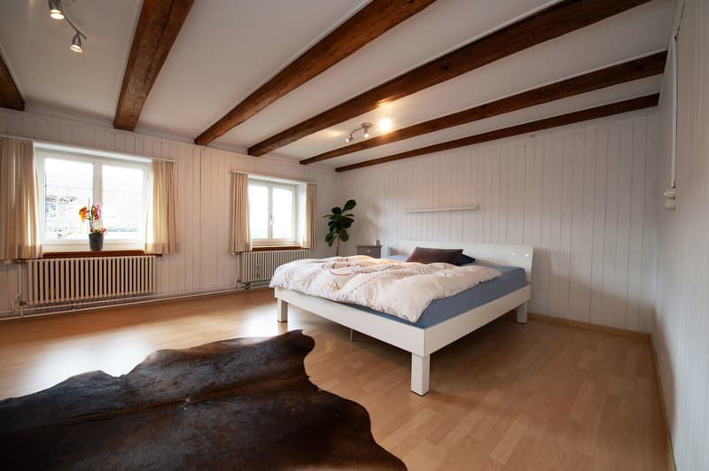 16. Zimmer 4 - Einfamilienhaus, Bauernhaus, 8 Zimmer, freistehend, restauriert, familienfreundlich, Parkett, Stellplätze, Estrich, Scheune, Ausbaupotenzial, kaufen, verkaufen, Immobilienmakler, FEHR Immopartner AG, Homburg, Frauenfeld, Thurgau