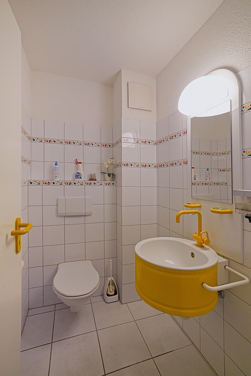 13. Gäste WC - Bürofläche, Gewerbefläche, Einbauküche, Duschbad, Eigennutzung, Kapitalanlage, Stellplätze, kaufen, verkaufen, Immobilienmakler, FEHR Immopartner AG, Berikon, Bremgarten, Aargau, Schweiz