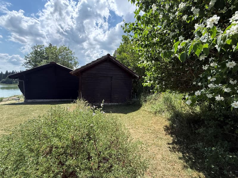 Rental property benefiting from a breathtaking view of Lake Joux with development potential (9)