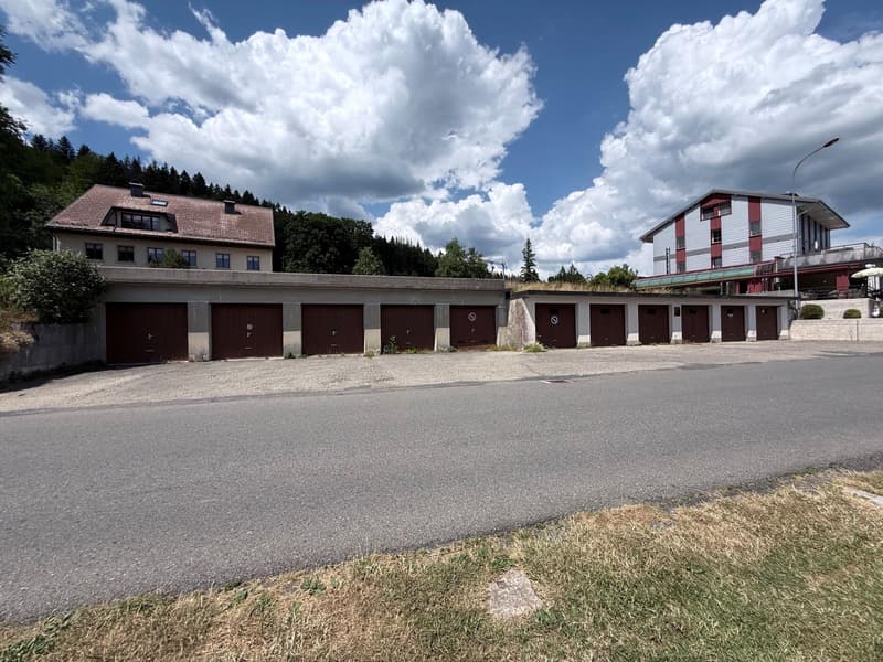 Rental property benefiting from a breathtaking view of Lake Joux with development potential (13)