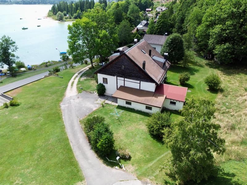 Rental property benefiting from a breathtaking view of Lake Joux with development potential (8)