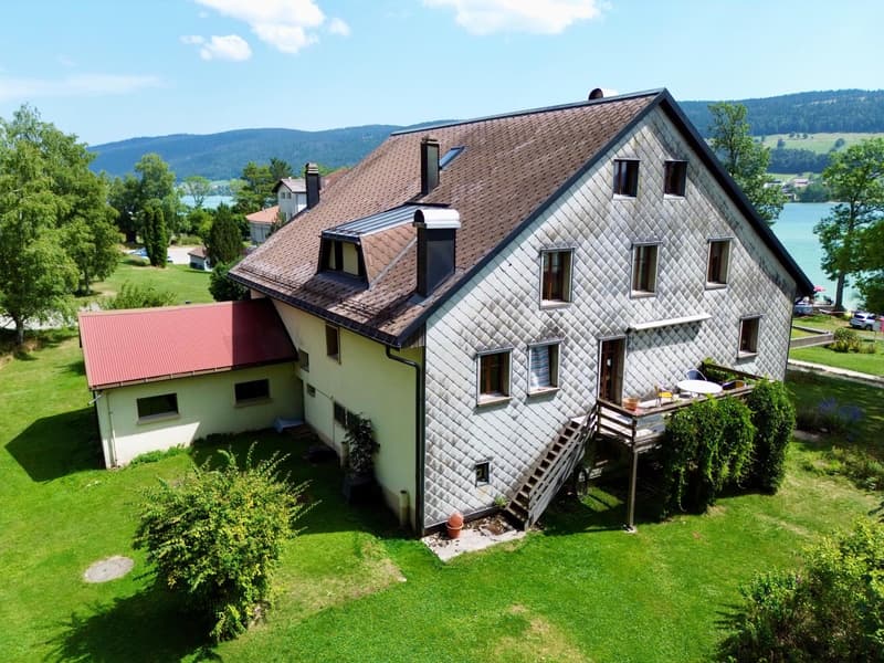 Rental property benefiting from a breathtaking view of Lake Joux with development potential (5)