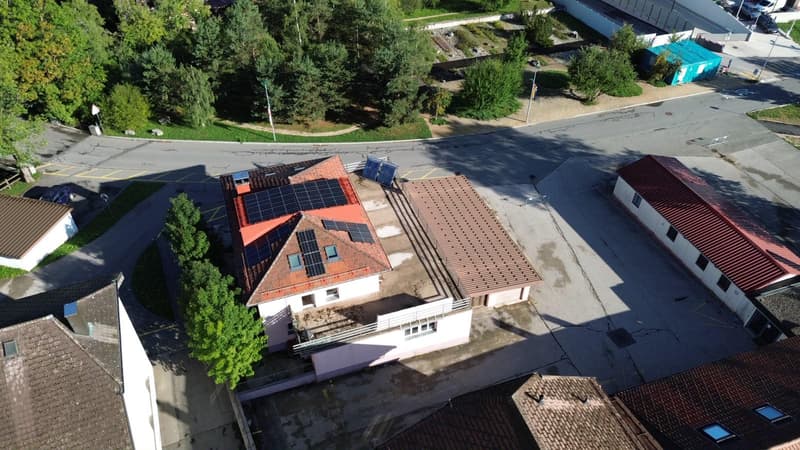 Un bien rare au coeur du Brassus, réunissant habitation et local commercial, avec un beau potentiel d'investissement (3)