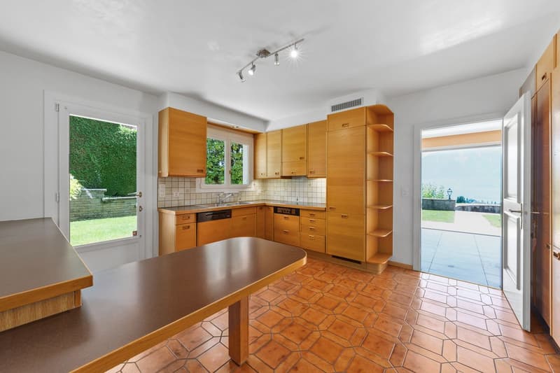 Exceptional villa, breathtaking view of the lake and the Alps, ideal location! (7)