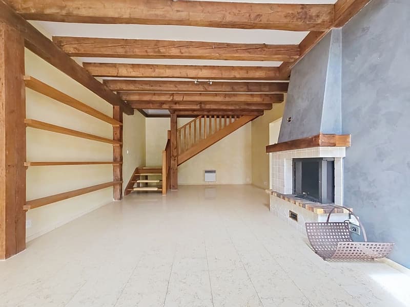 Opportunité rare : maison au centre du bourg de Cossonay avec jardin (10)