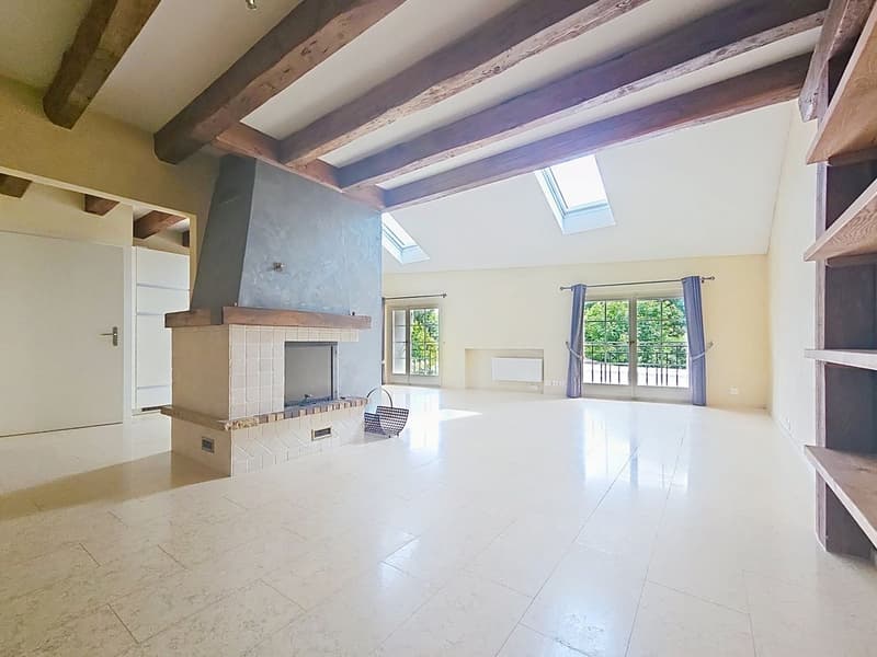Opportunité rare : maison au centre du bourg de Cossonay avec jardin (2)