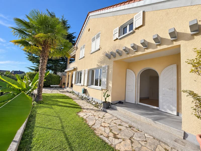 Appartement de charme de 4,5 pièces, terrasse, jardin et splendide vue sur le lac ! (13)