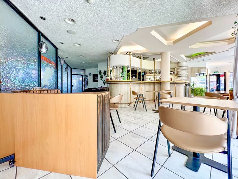 Local commercial avec terrasse. (7)