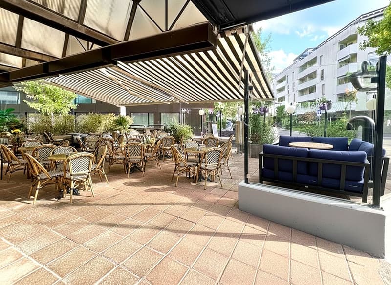Local commercial avec terrasse. (2)