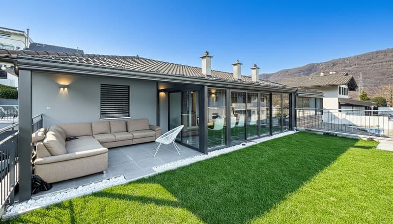 Zweifamilienhaus mit 6,5 Zimmern (1)