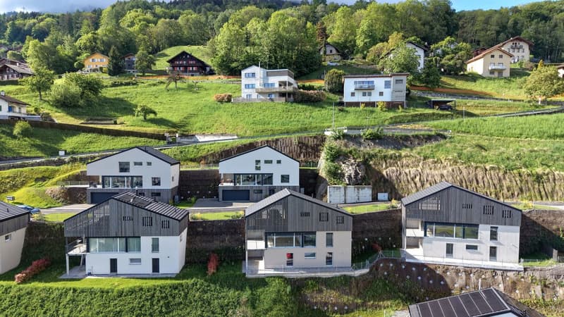 Villa mit 4,5 Zimmern, neu und mit schöner Aussicht auf die Ebene. (11)