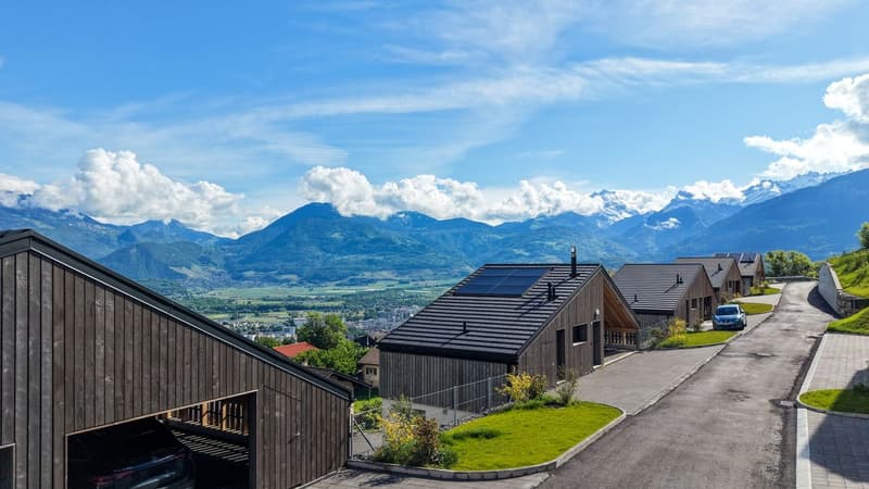 Villa mit 4,5 Zimmern, neu und mit schöner Aussicht auf die Ebene. (12)