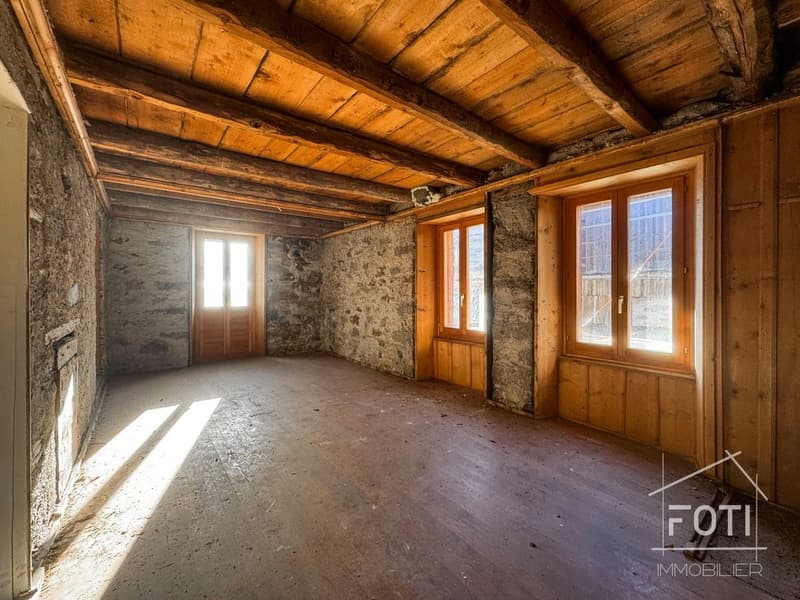 Edificio da ristrutturare secondo i vostri gusti e necessità. (7)