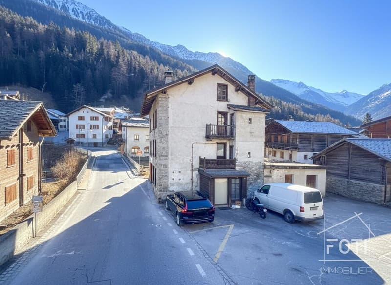 Edificio da ristrutturare secondo i vostri gusti e necessità. (3)