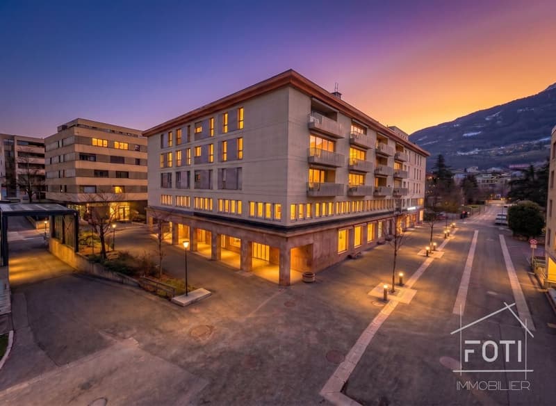 Beau bâtiment au centre ville de Monthey
