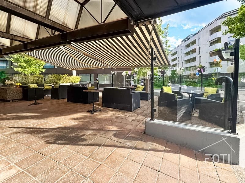 Local commercial avec terrasse. (7)