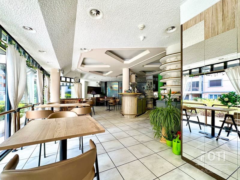 Local commercial avec terrasse. (3)