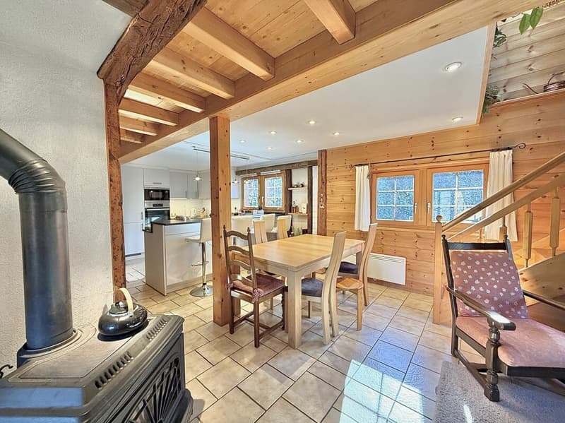 Chalet with 4.5 rooms and 5245m2 of land (5)