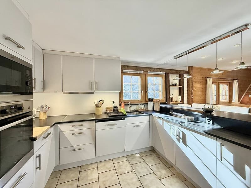 Chalet with 4.5 rooms and 5245m2 of land (10)