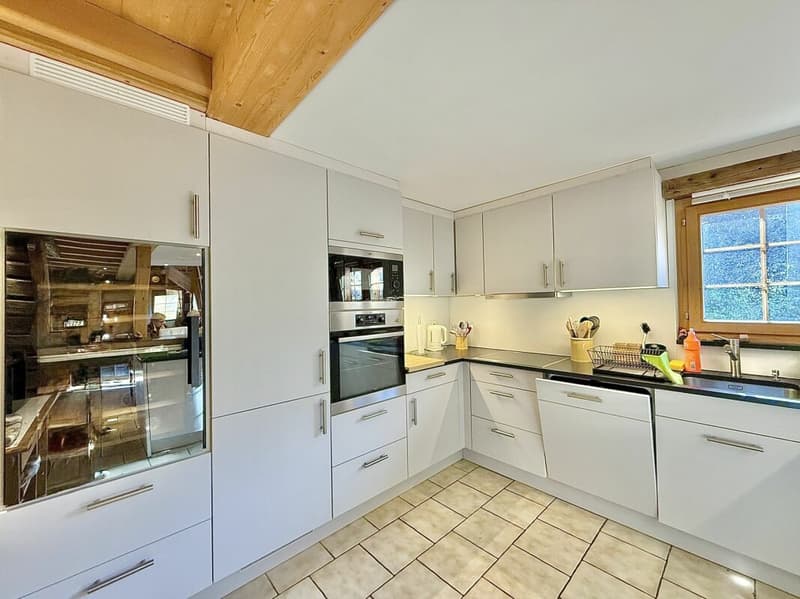 Chalet with 4.5 rooms and 5245m2 of land (21)