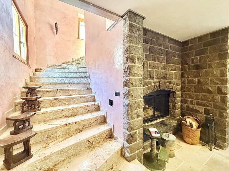 Casa di 405 m2 con terreno di 4'413 m2 a Bex (17)
