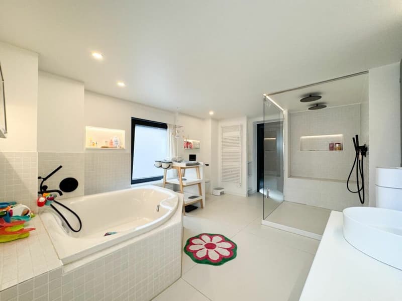 Villa adiacente di 4 locali a St-Séverin (14)