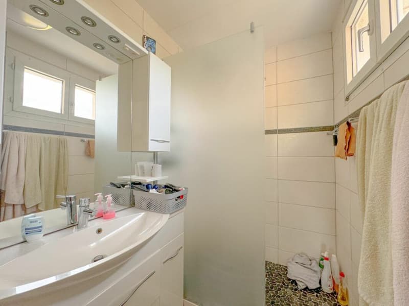 Individual villa with 4.5 rooms in Charrat (16)