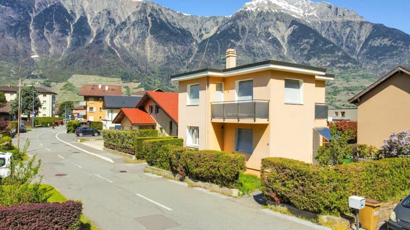 Individual villa with 4.5 rooms in Charrat (2)