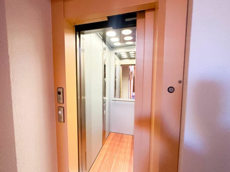 9.5-room chalet in Ovronnaz (28)