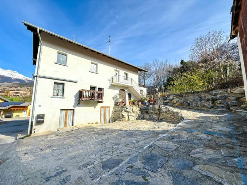 Multi-apartment house 10.5 rooms in Savièse (2)