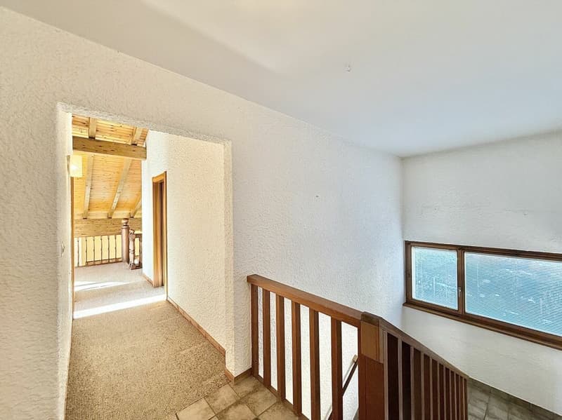 Large house with great potential in Chamoson (27)