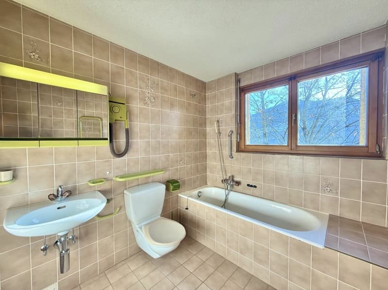 Large house with great potential in Chamoson (26)