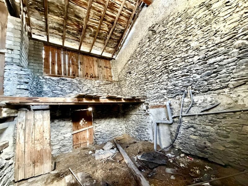 Casa da ristrutturare nel centro di Chamoson, venduta con autorizzazione di costruzione (11)