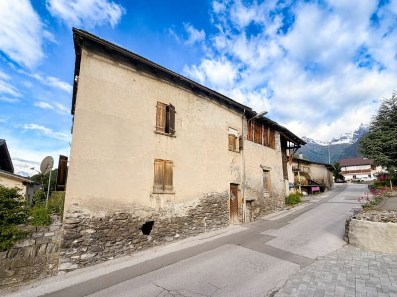 Casa da ristrutturare nel centro di Chamoson, venduta con autorizzazione di costruzione (2)