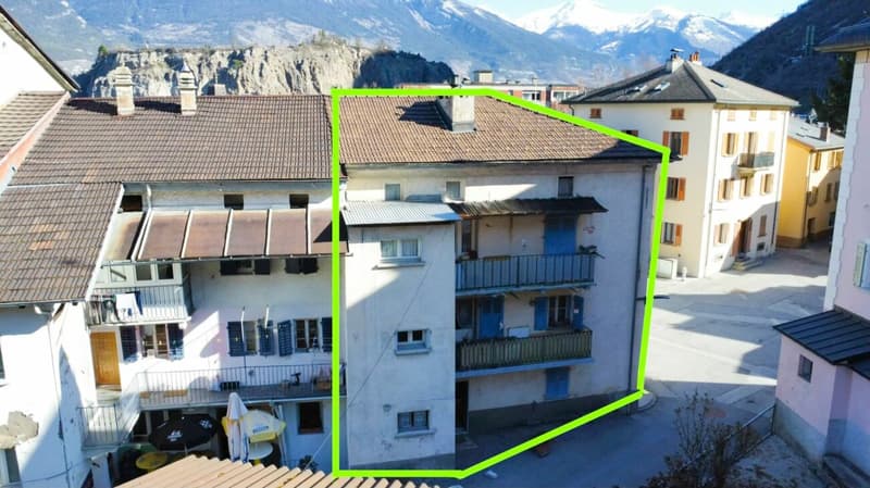 Village house with multiple apartments in the center of Chippis (4)