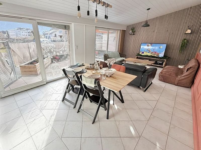 House with 3 apartments in the center of Ardon (4)
