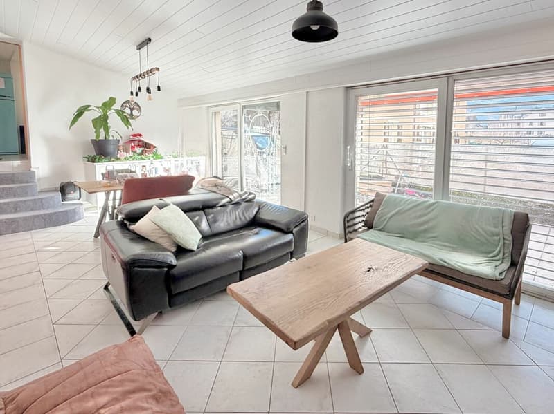 House with 3 apartments in the center of Ardon (3)