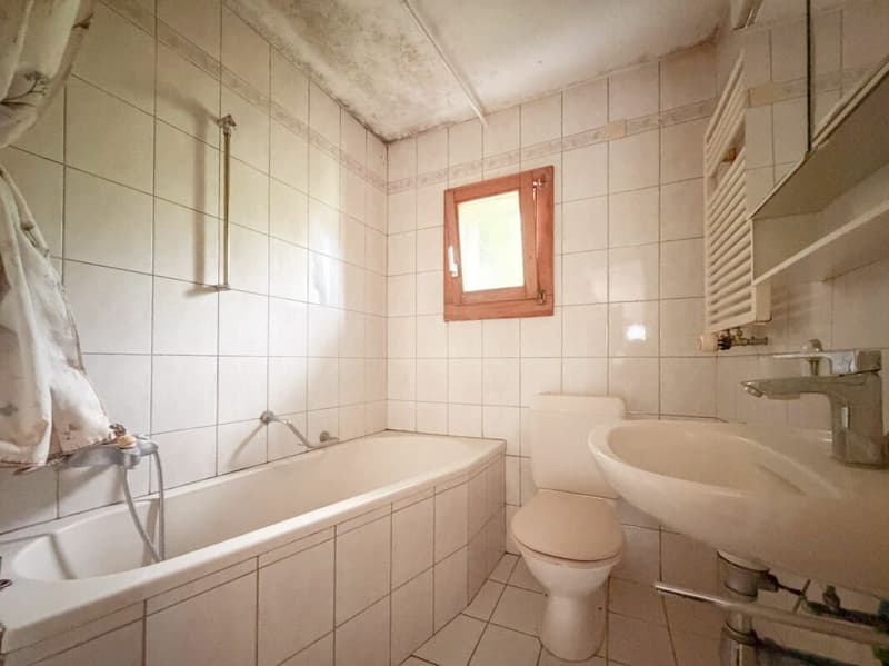 House to renovate in Veyras (22)