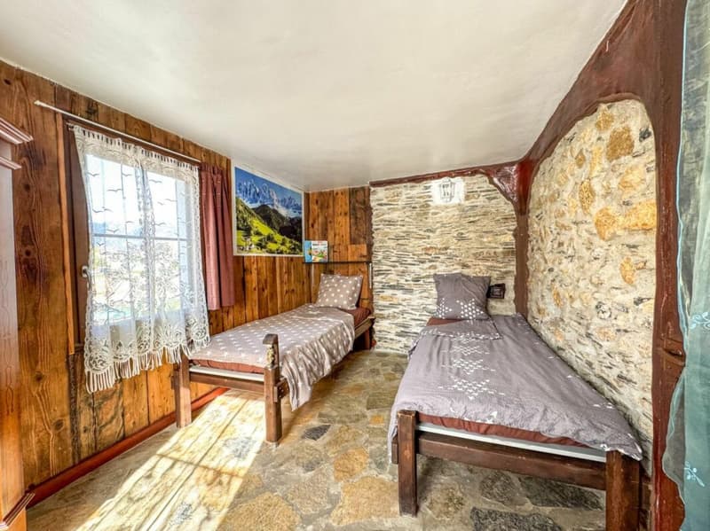 Immeuble de rendement à Savièse avec grange attenante (26)