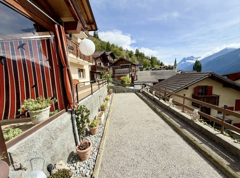 Maison 5.5 pièces sur 3 niveaux avec grande terrasse à St-Martin (5)