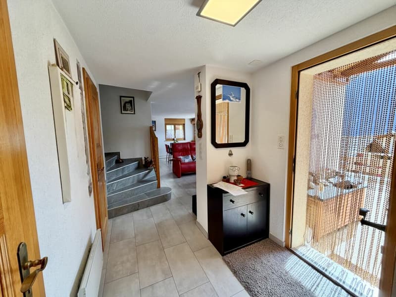 Maison 5.5 pièces sur 3 niveaux avec grande terrasse à St-Martin (21)